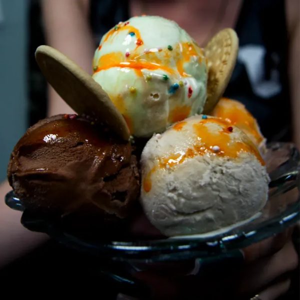 Helado 115 (2 galletas, 4 bolas)