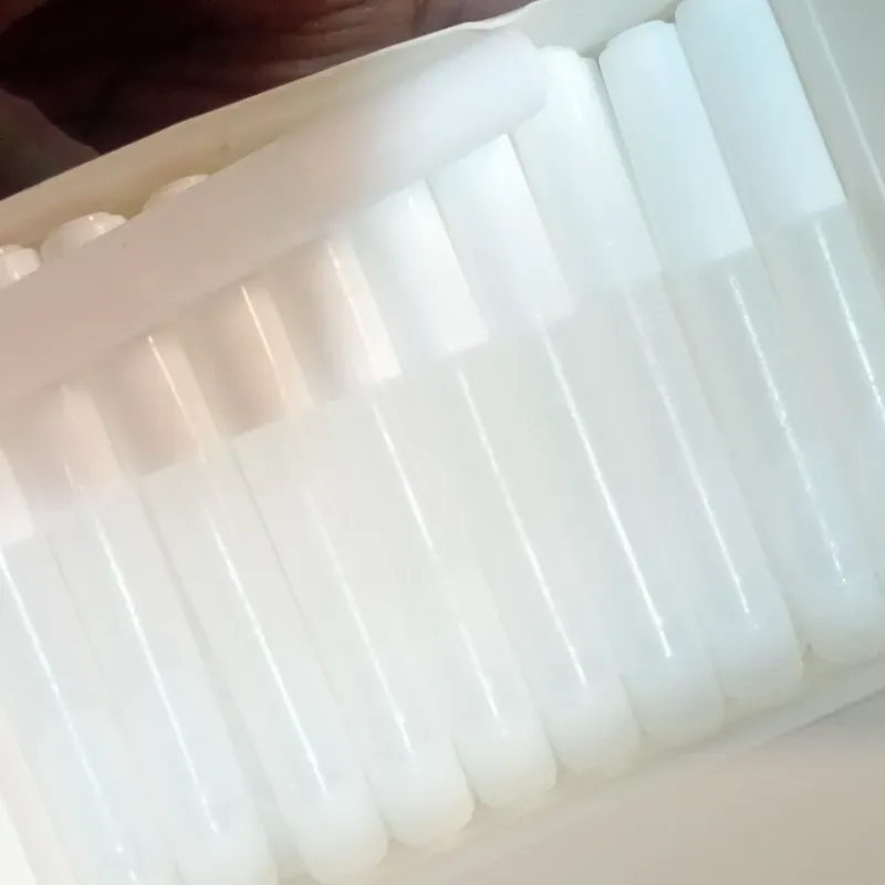 Pega de tubo para tips