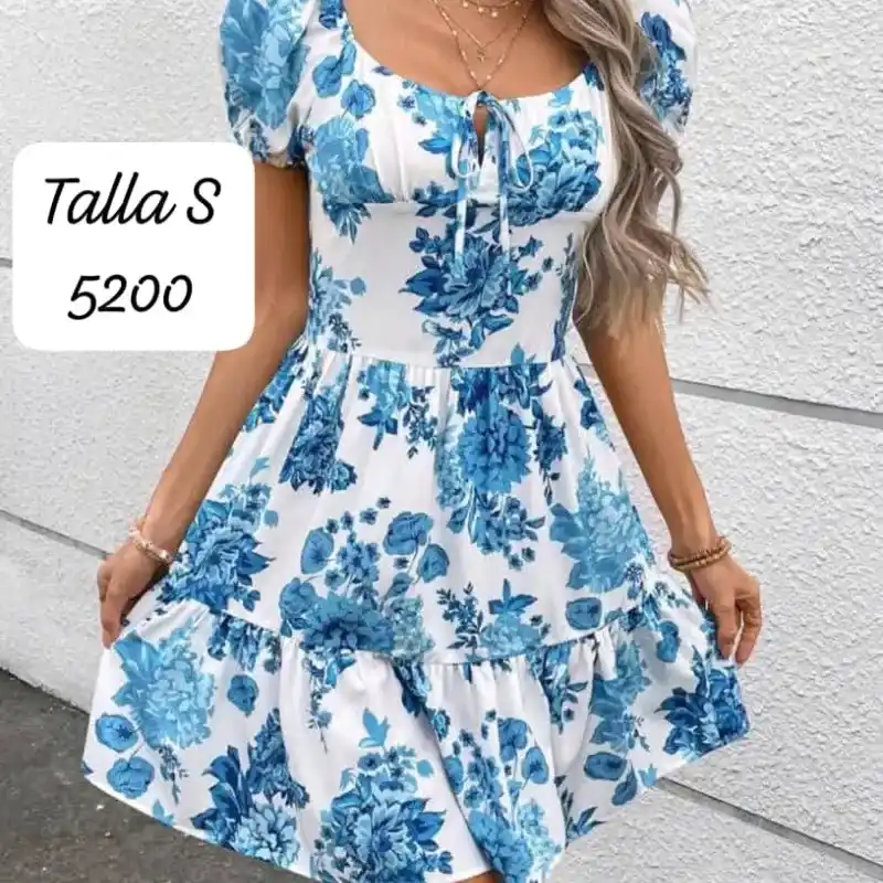 Vestido blanco con estampado azul