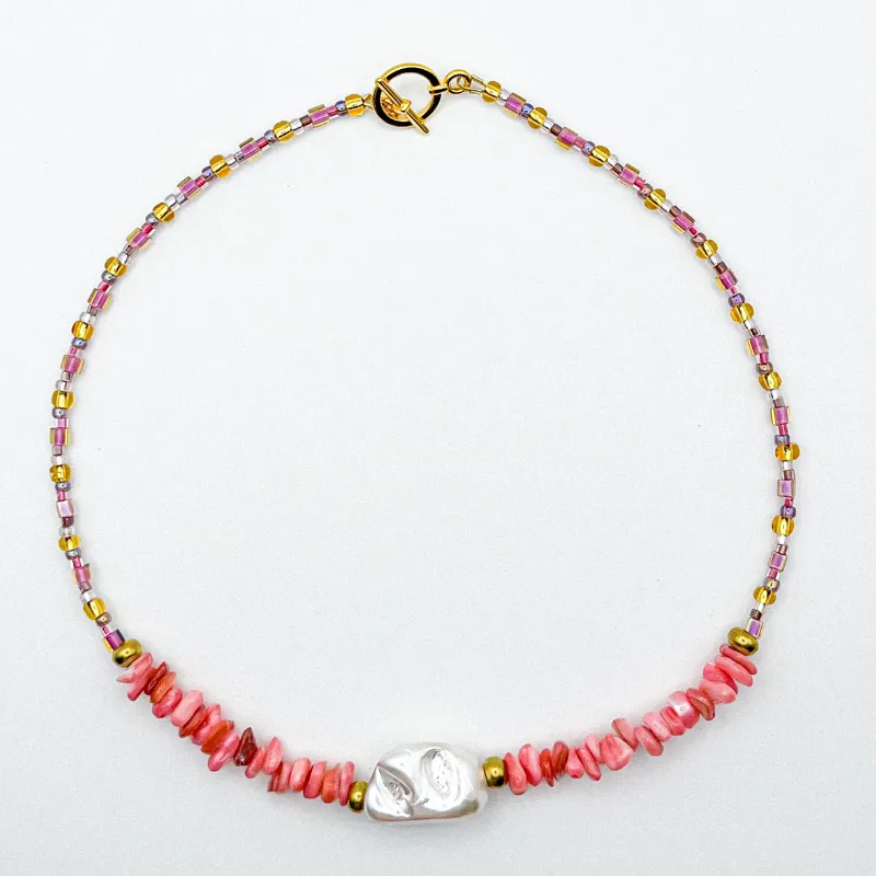 Collar con piedras semipreciosas y perla irregular 