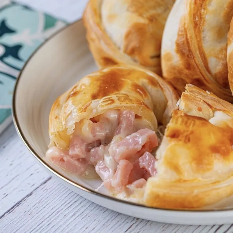 Empanada de Jamón Bravo