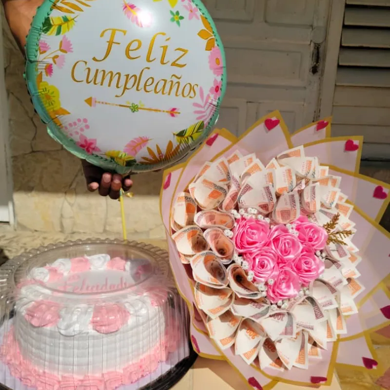 ✨Cake + Ramo de Flores Eternas ✨