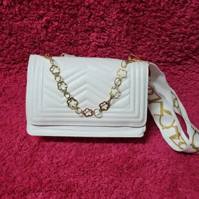Cartera blanca