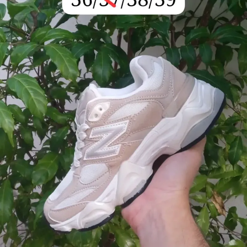 New Balance 9060 carmelita claro