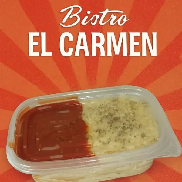 Spaguetti  Napolitano con queso y especias Orégano y albahaca