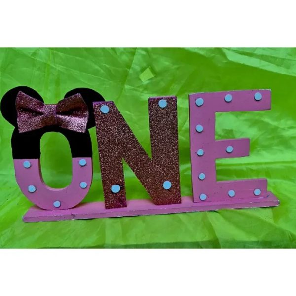 Minnie Mouse ONE ( Un año en inglés.)