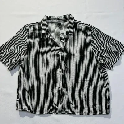 Camisa Estilo Boxy de Manga Corta de Rayas Blancas y Negras