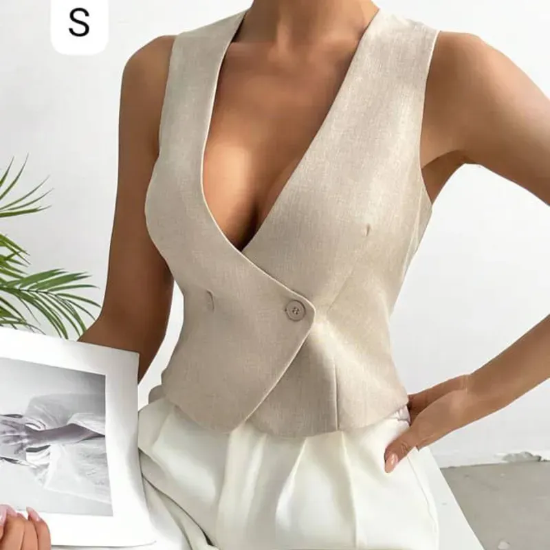  Chaleco Beige Minimal – Elegancia serena con corte estructurado y estilo consciente