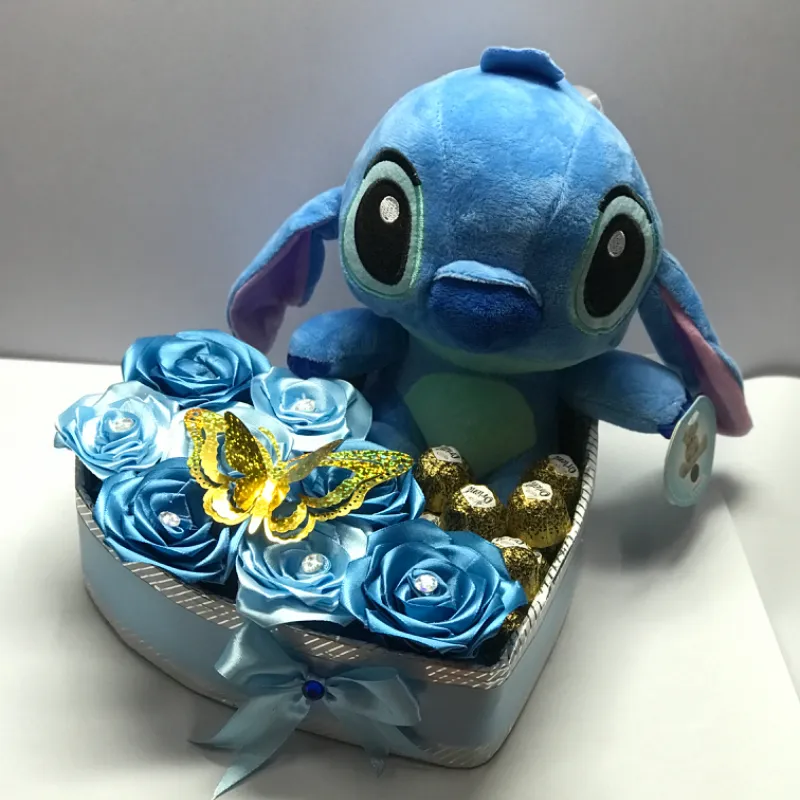 Cajita de corazón con peluche y bombones 