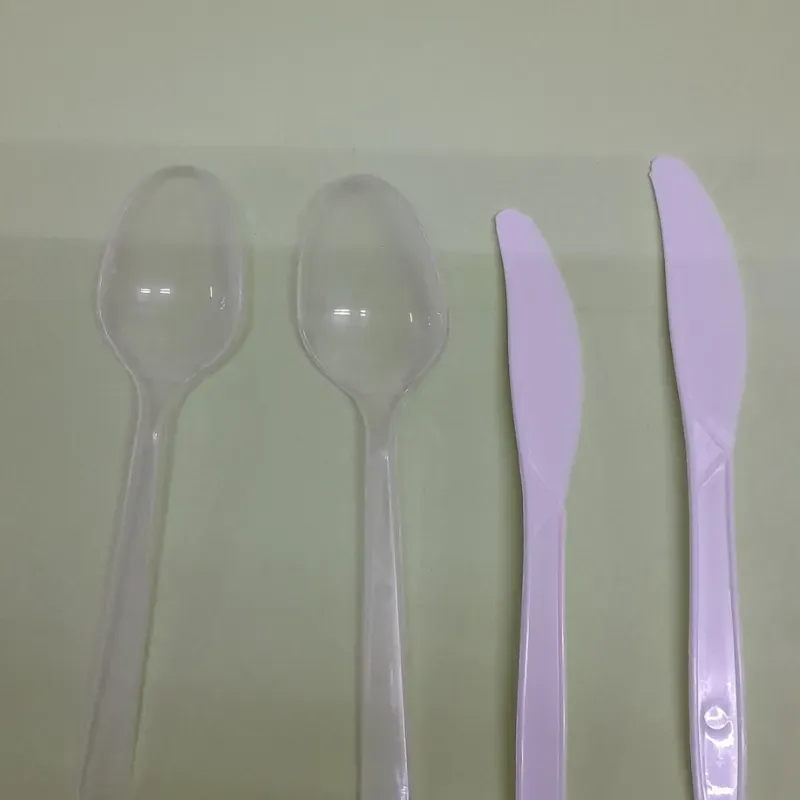 Cubiertos desechables