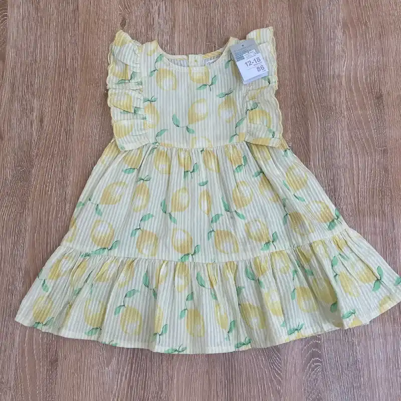 Vestido color amarillo con limones