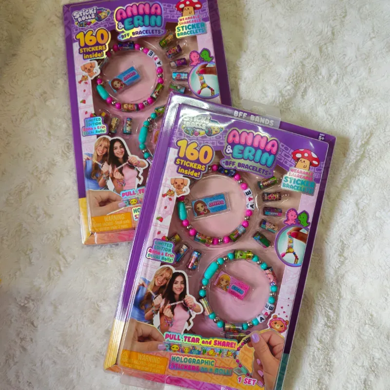 Set de pulsas y pegatinas