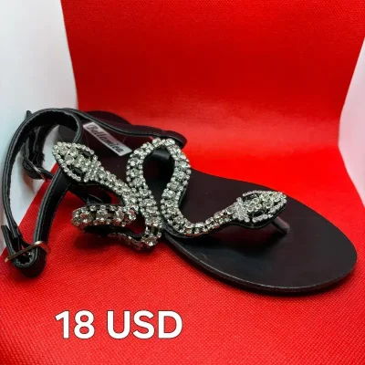 Sandalias con diseño de serpiente