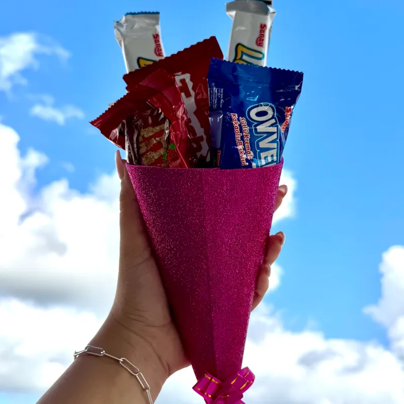 Cono de foami con confituras