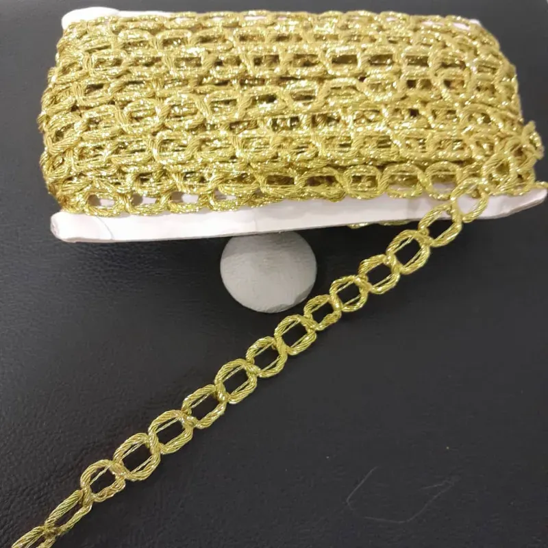 Tira cadena hilo dorada