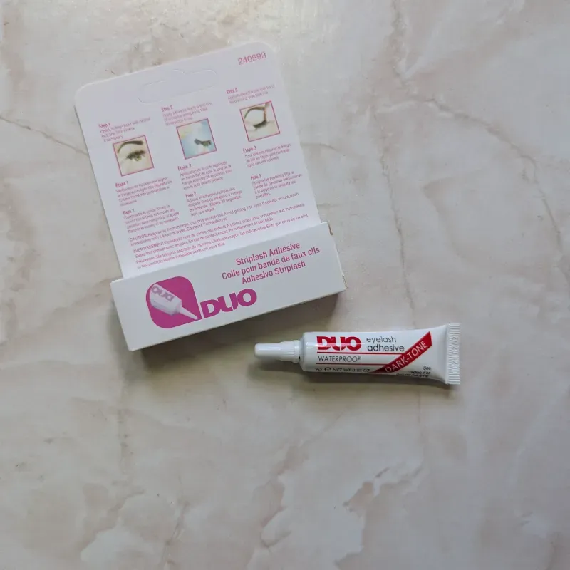 Pegamento de pestañas negro