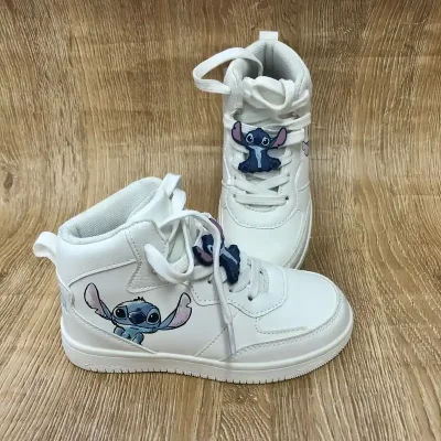 Botas blancas con Stitch