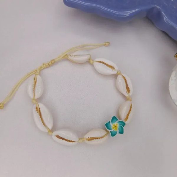 Tobillera de caracoles y florecita