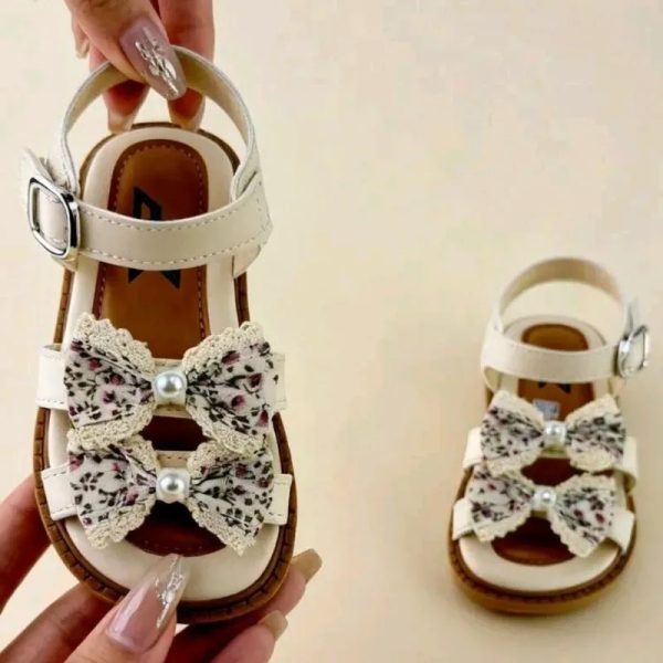 Sandalias de niña