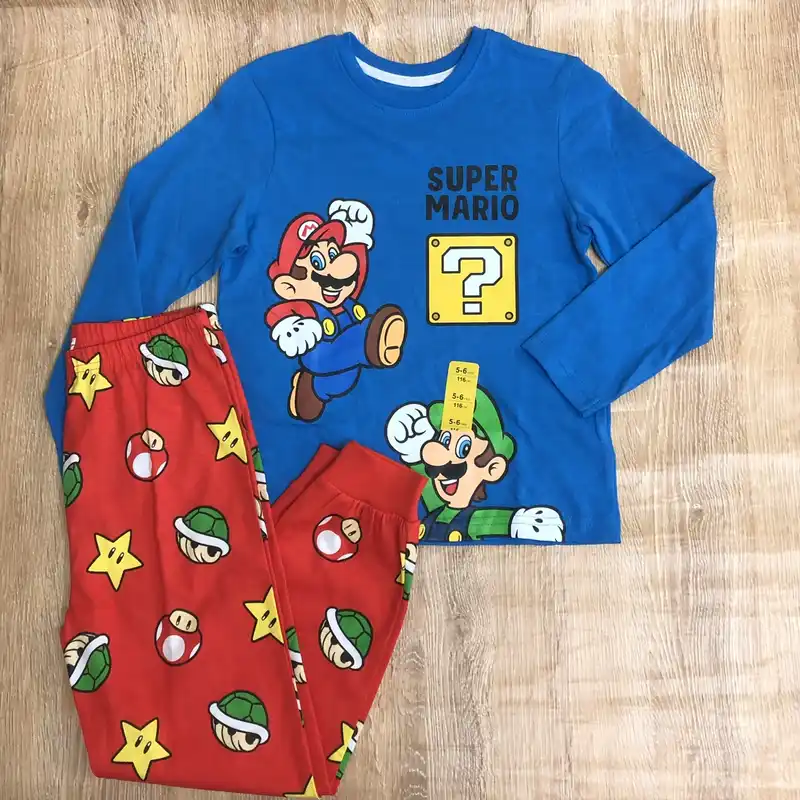 Pijama de Súper Marios color azul y rojo