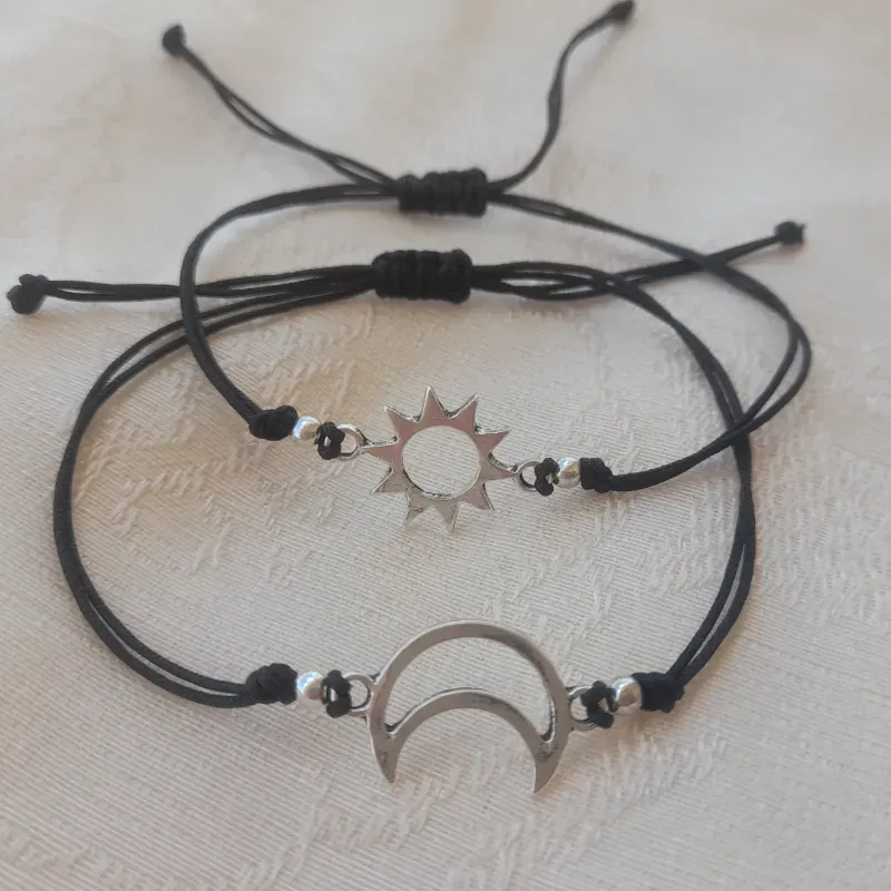 Pulsera sencilla con Sol y Luna