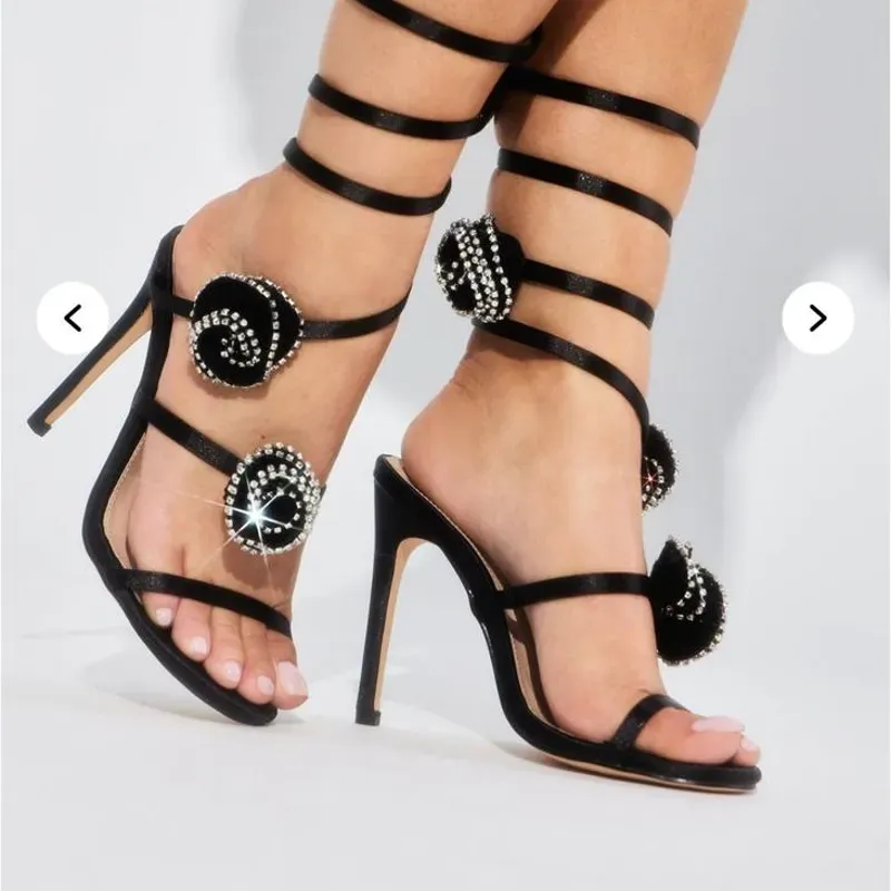 Tacón elegante de color negro