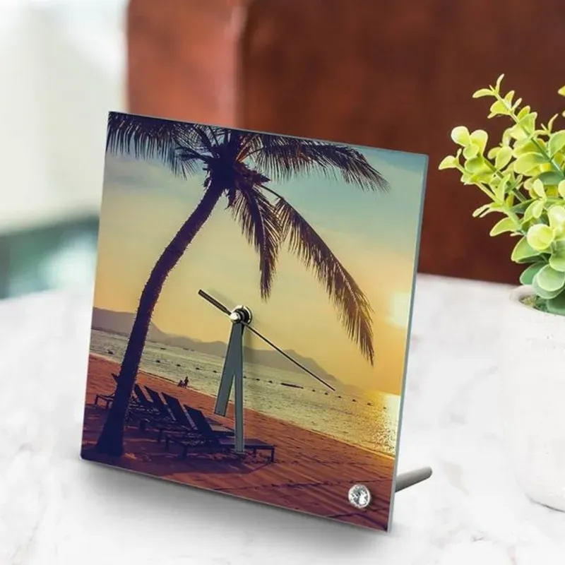 Reloj de mesa cuadrado