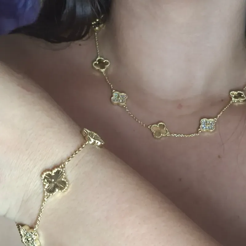 Set de gargantilla y pulsera