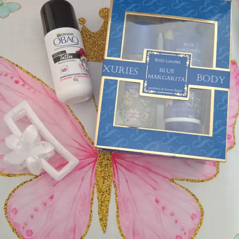 Juego de perfume con crema de piel, desodorante obao y pellizco