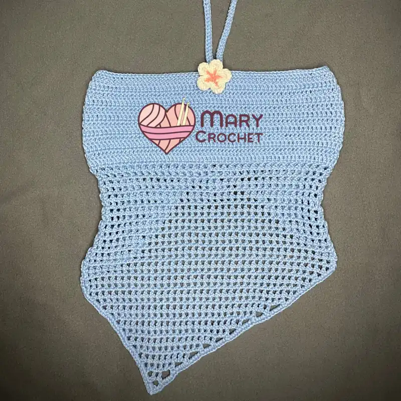 Top hawaiano con punto casita y pico a un lado