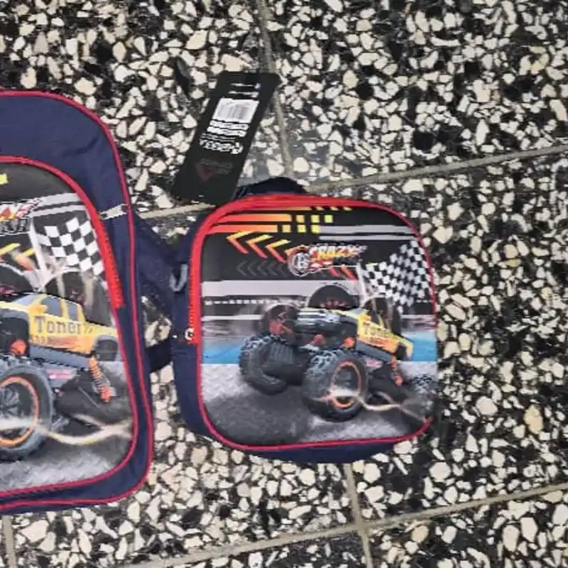 Juego de mochila y lonchera