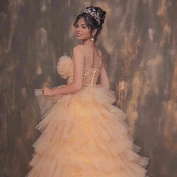 Traje beige de tul