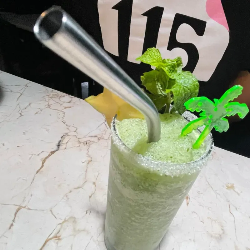 Limonada con hierba buena