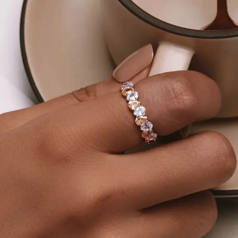 Piedras doradas y plateadas