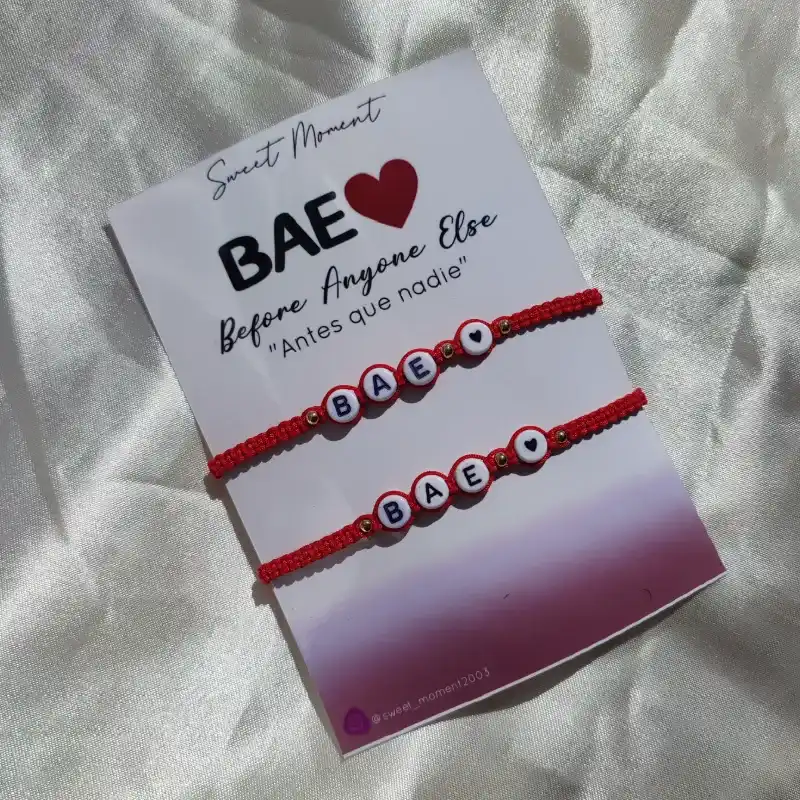 Pareja de pulceras BAE