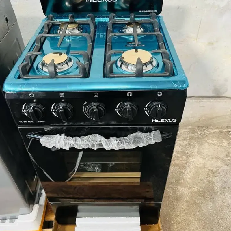 -  Fogón Milexus de 4 hornillas con horno integrado