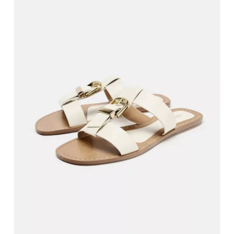 Sandalias blancas de cinto