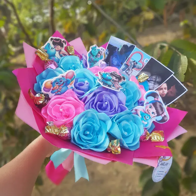 Ramo de 13 rosas eternas