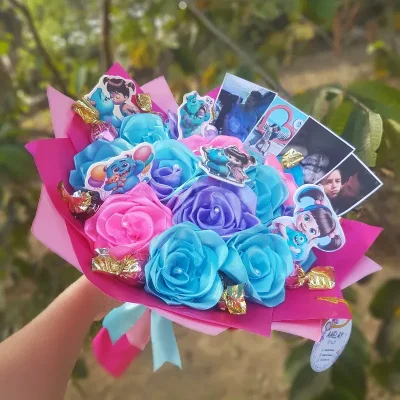 Ramo de 13 rosas eternas