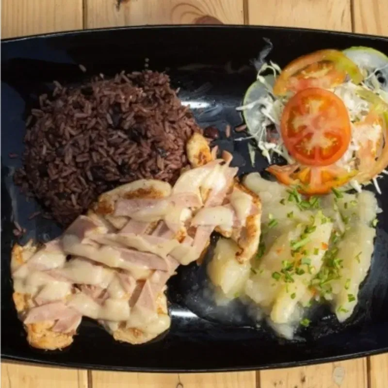 Bistec Princesa de pollo al carbón