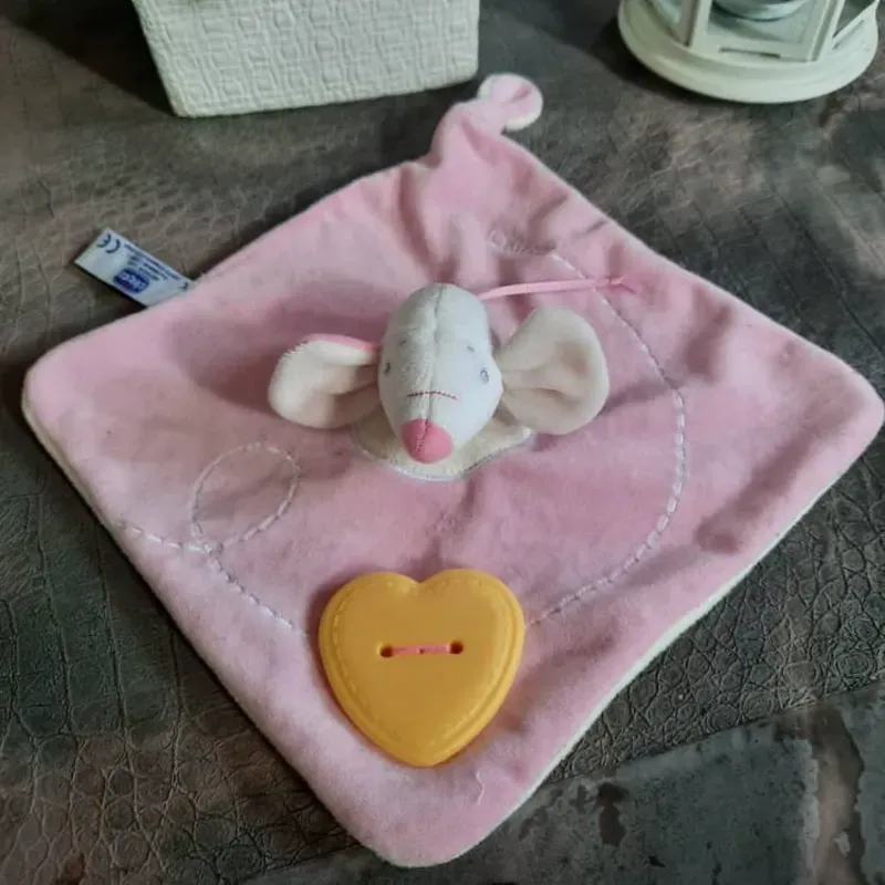 Ratoncita rosa con mordedor