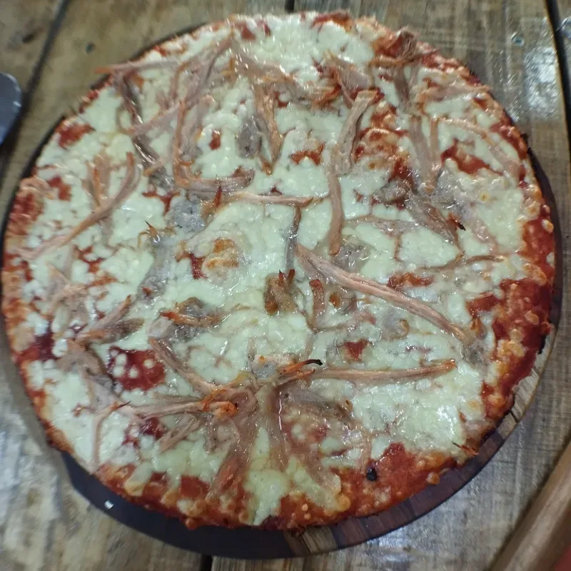 Pizza Extragrande cerdo asado y queso
