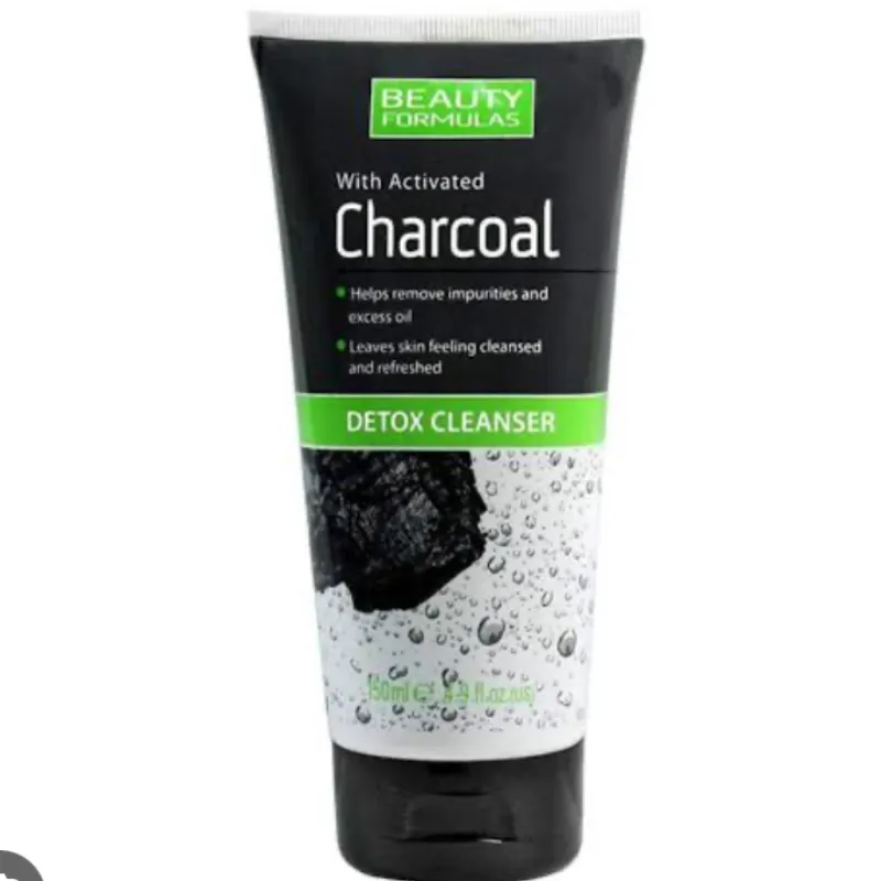 Limpiador facial con carbón.