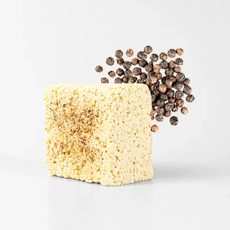 Queso Fresco de Pimienta Negra y Ajo