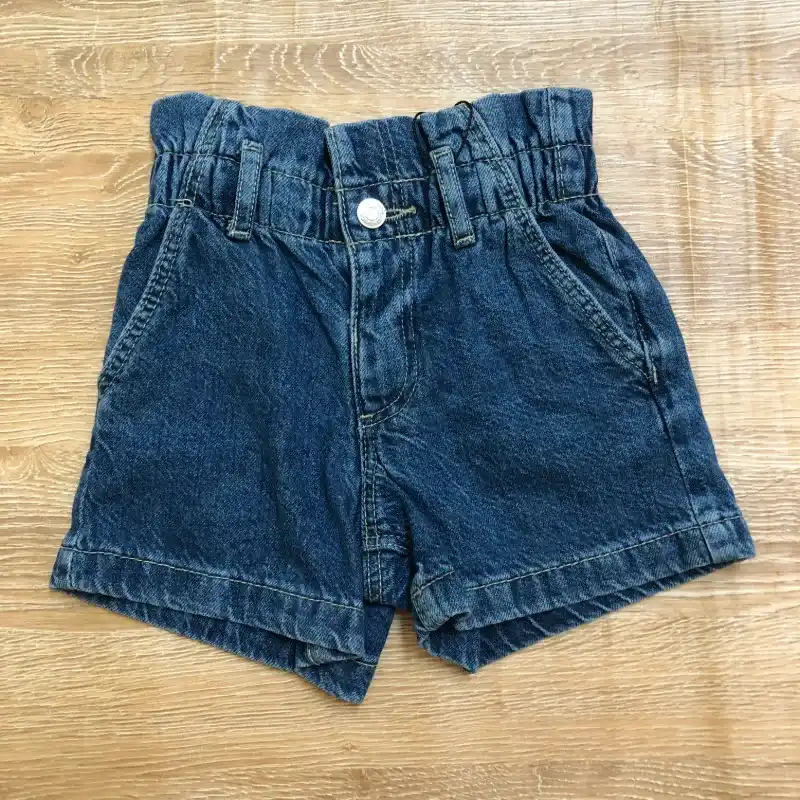 Short de tiro alto de mezclilla