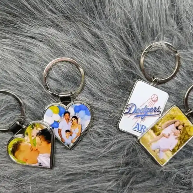 Llavero de corazón y cuadrado