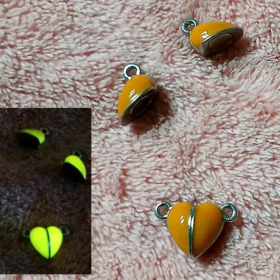 Corazón imantado fluorescente amarillo
