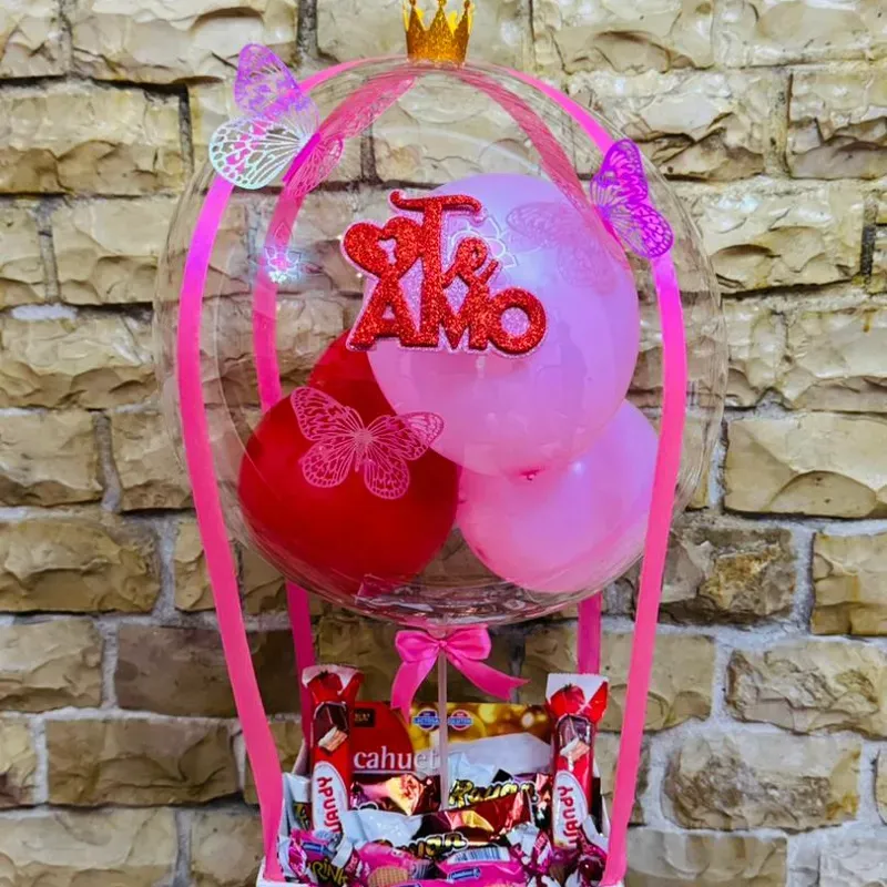 Globo burbuja coronado   ( Caja surtida de confituras decorado con globo burbuja y cintas)