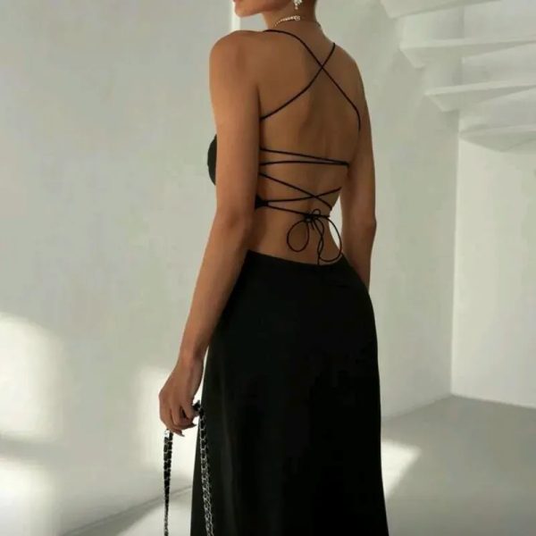  Vestido largo con escote en la espalda — Negro