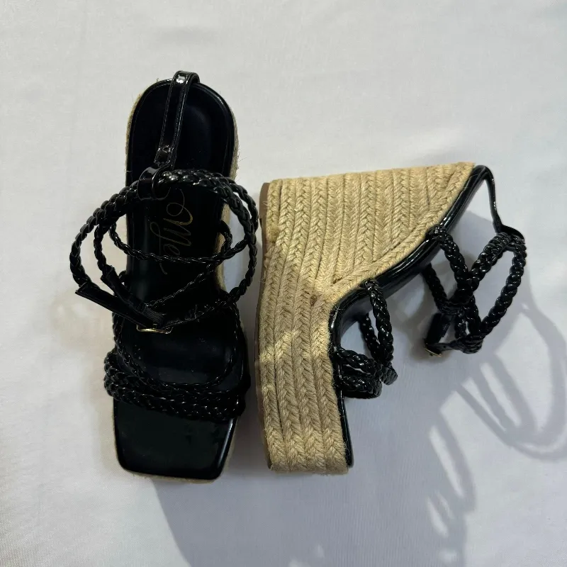 Plataformas Altas Negras con Diseño Trenzado